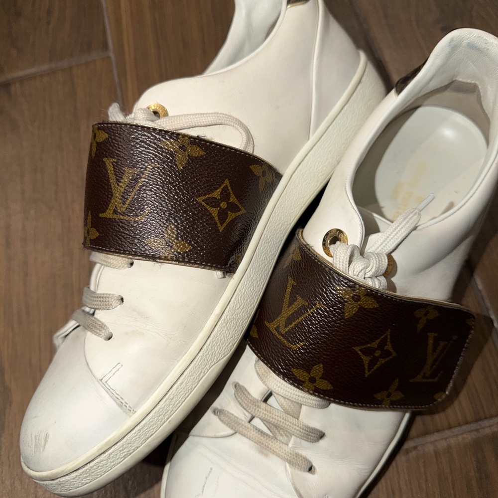 Louis Vuitton Cream Leather Sneakers with Brown Monogram Detail authentic